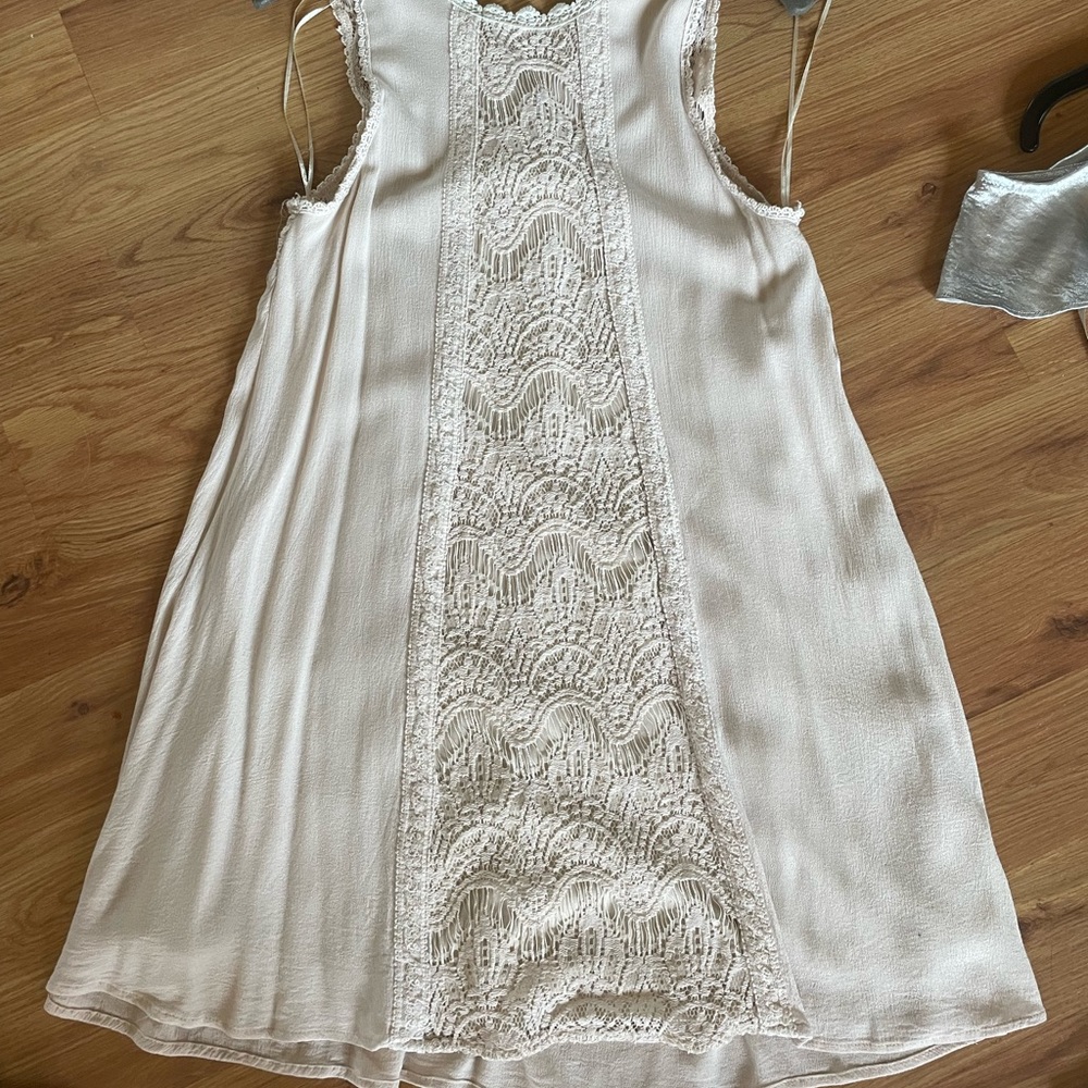Short white dress